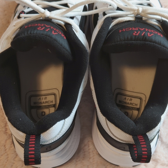 EUC Men's Nike Air Monarch Size 11.5 - Picture 10 of 11